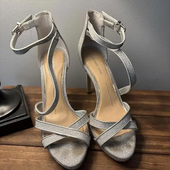 Gianni Bini Women's Size 7.5 M Glitter Silve Ankle Strappy Platform Sandals - Picture 2 of 9